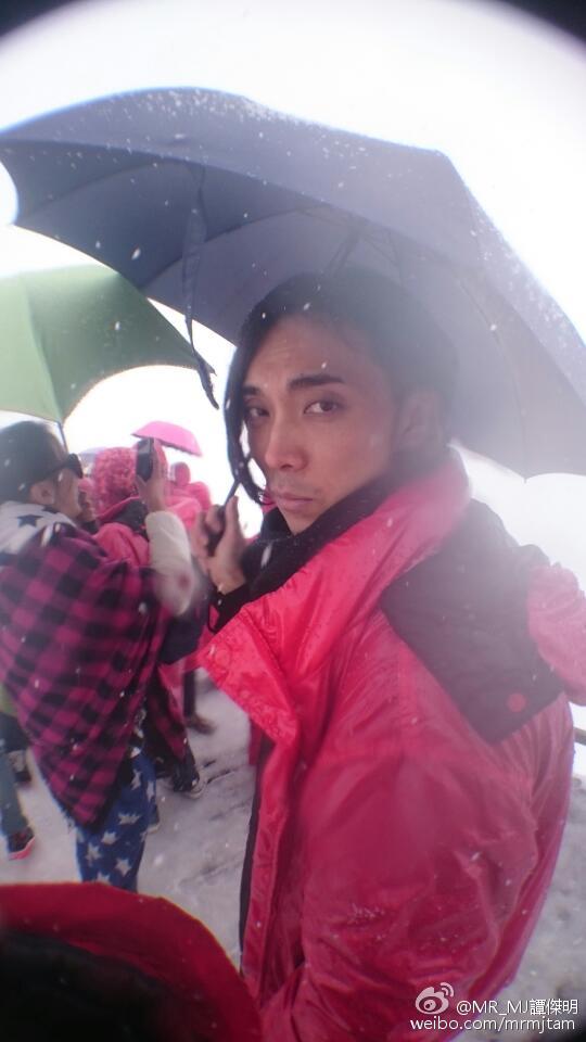 梁姓演員，從無名到舞臺之星，自信與成就感的蛻變之旅